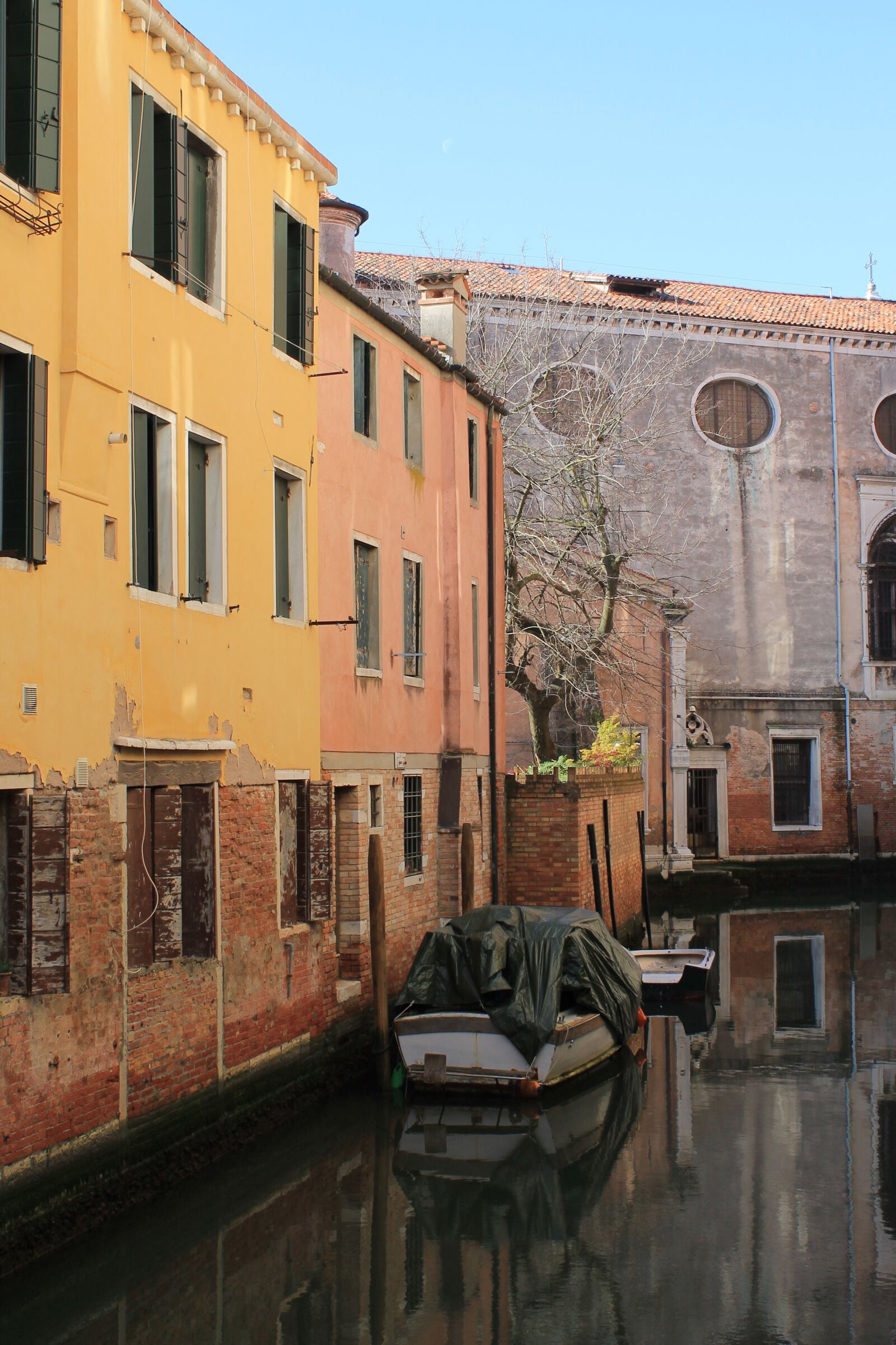 Canon EOS 1100D (EOS Rebel T3 / EOS Kiss X50) sample photo. Venice, alley, channel photography