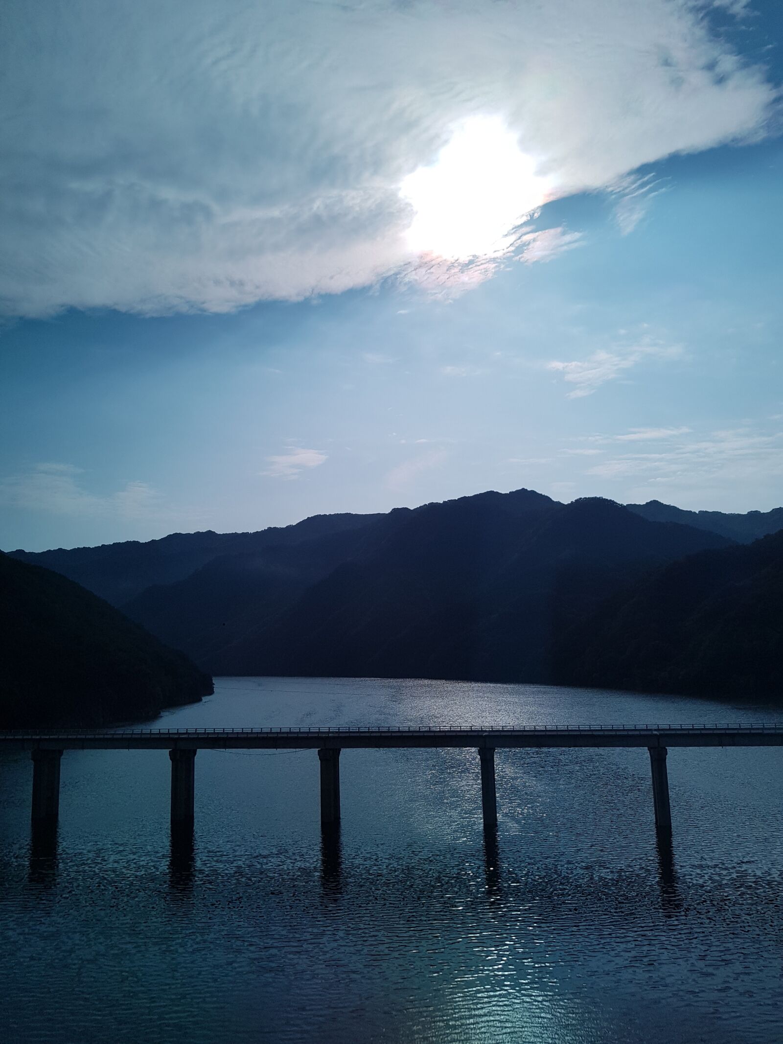 Samsung Galaxy S8 sample photo. Water, blue, lake photography