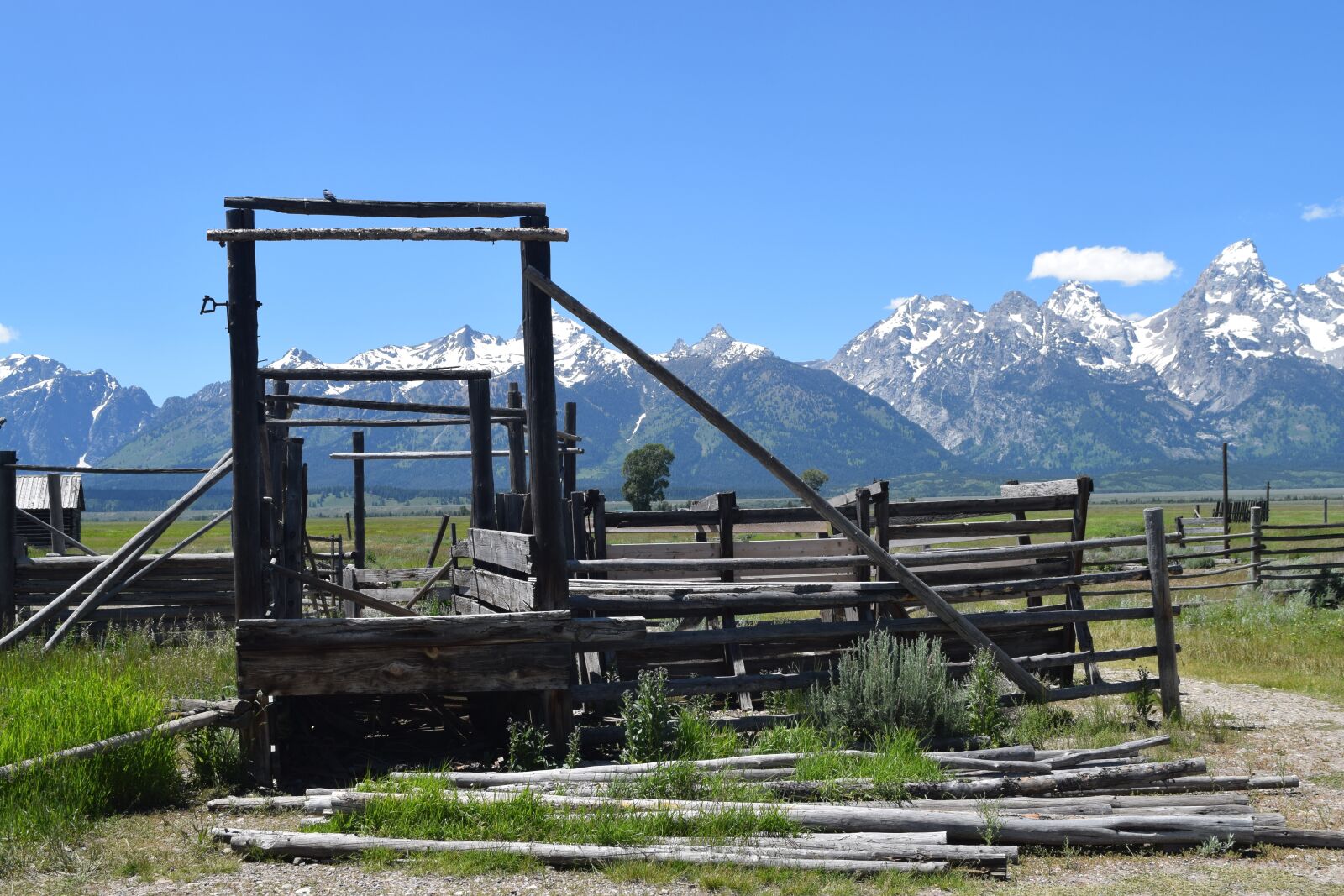 Nikon D3300 sample photo. Fence, mountains, landscape photography