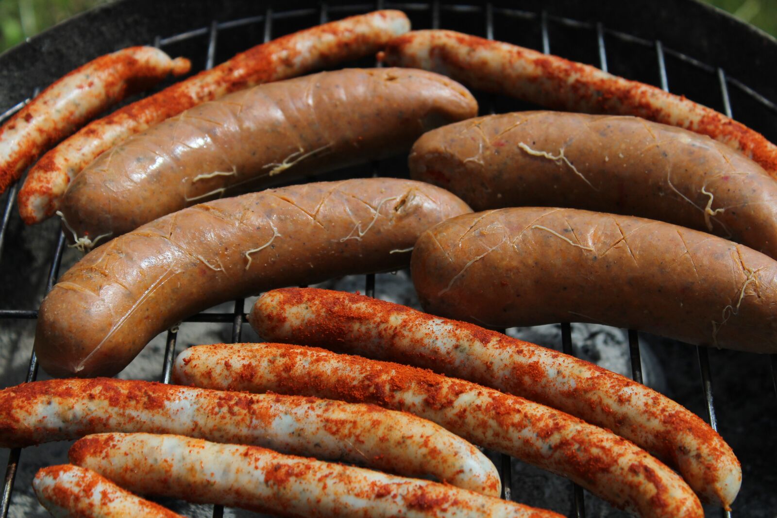 Canon EOS 1300D (EOS Rebel T6 / EOS Kiss X80) sample photo. Sausage, grill, barbecue at photography