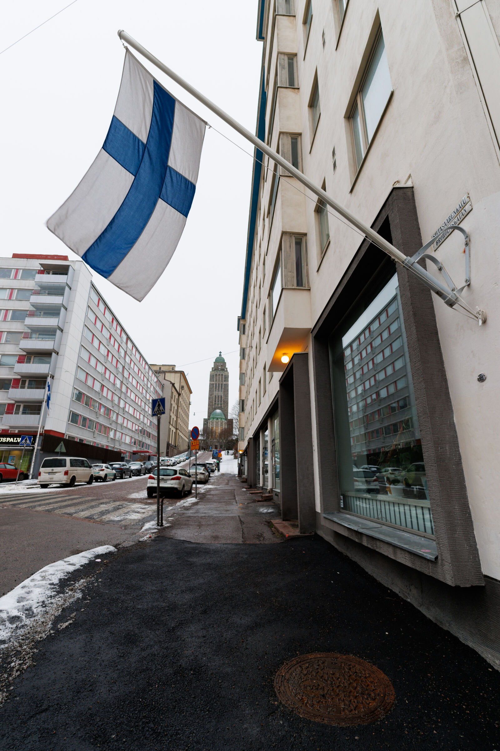 Canon EOS R7 sample photo. Street with the flag photography