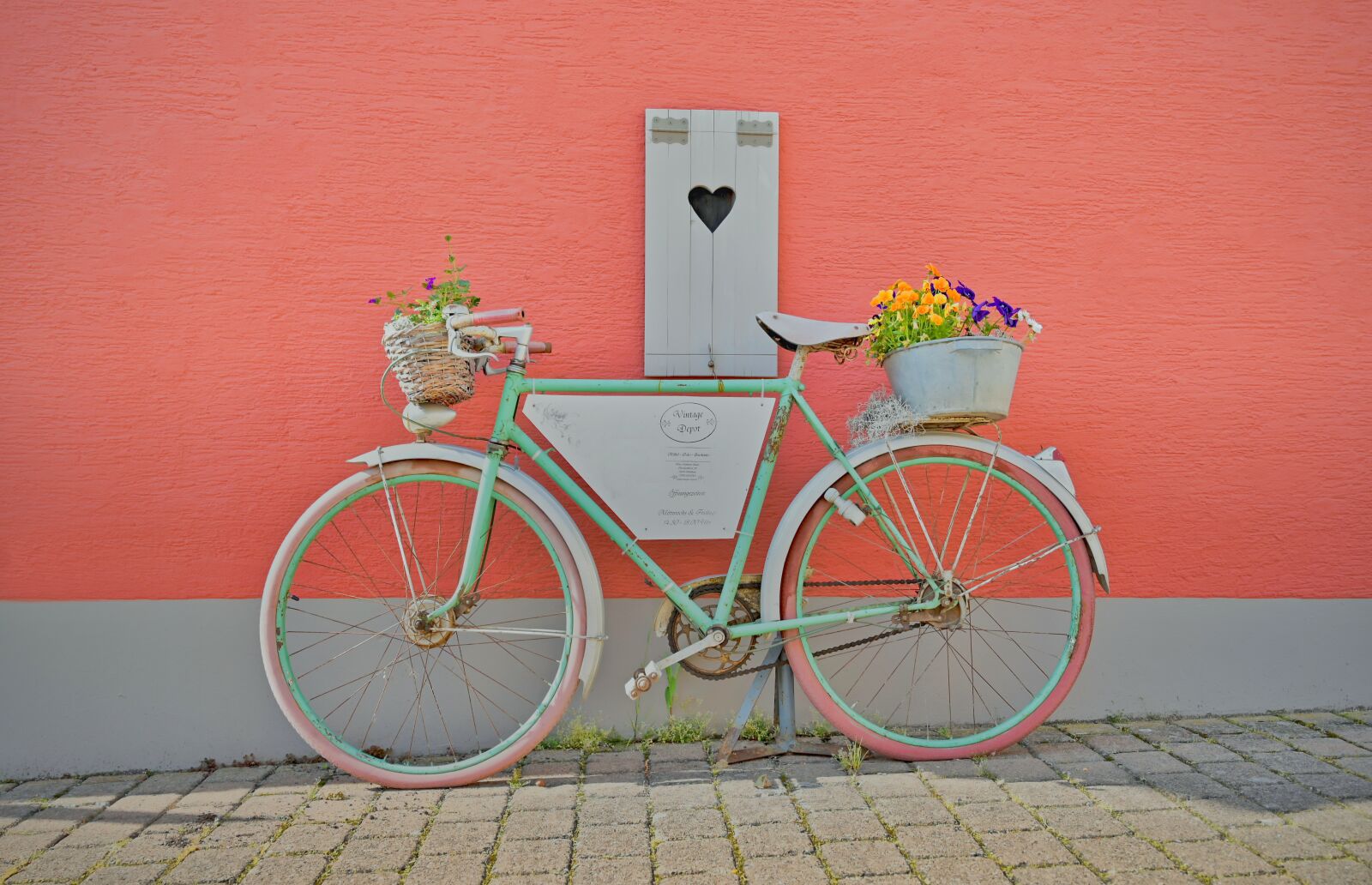 Nikon Z6 + Nikon Nikkor Z 24-70mm F4 S sample photo. Bike, deco, decoration photography