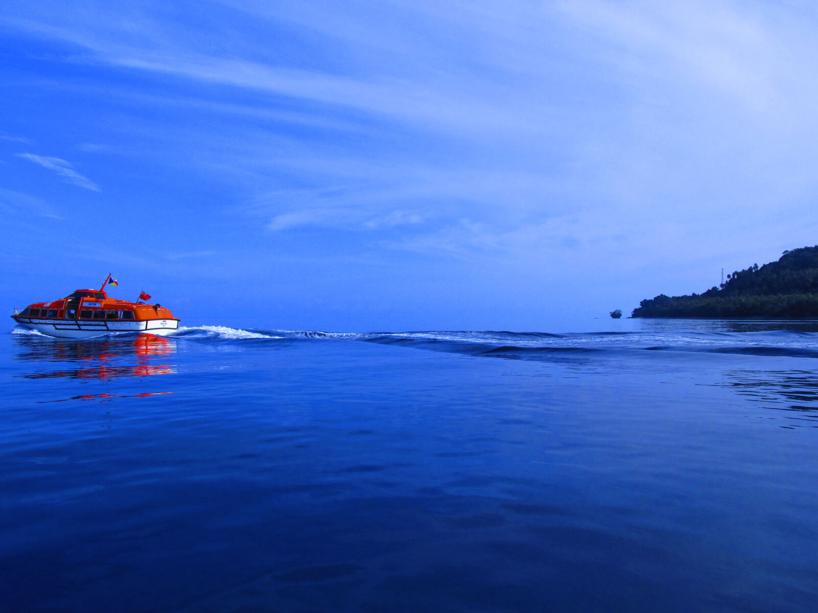 Canon PowerShot SX170 IS sample photo. Blue, boat, island, ocean photography