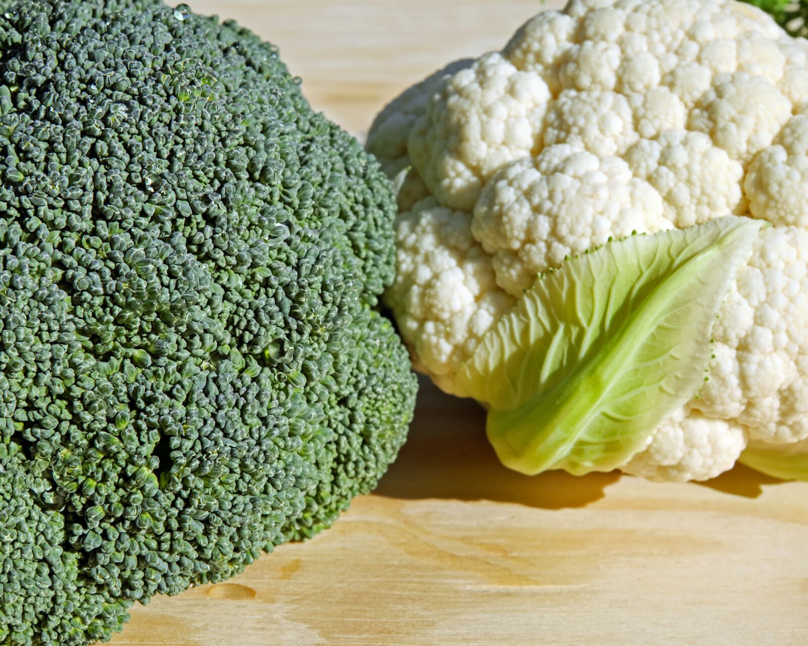 Fujifilm X-T10 + Fujifilm XF 35mm F1.4 R sample photo. Broccoli, cauliflower, vegetables photography