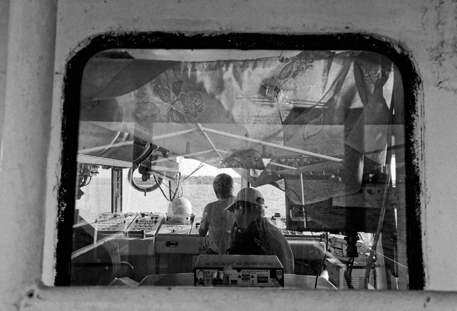 HUAWEI P30 sample photo. Black and white, human photography