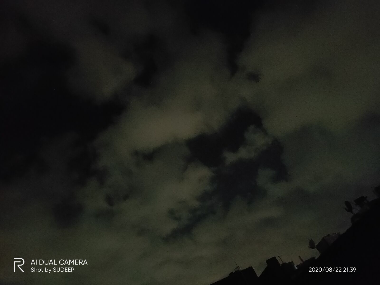 Realme 3 PRO sample photo. Night, best photo, top photography