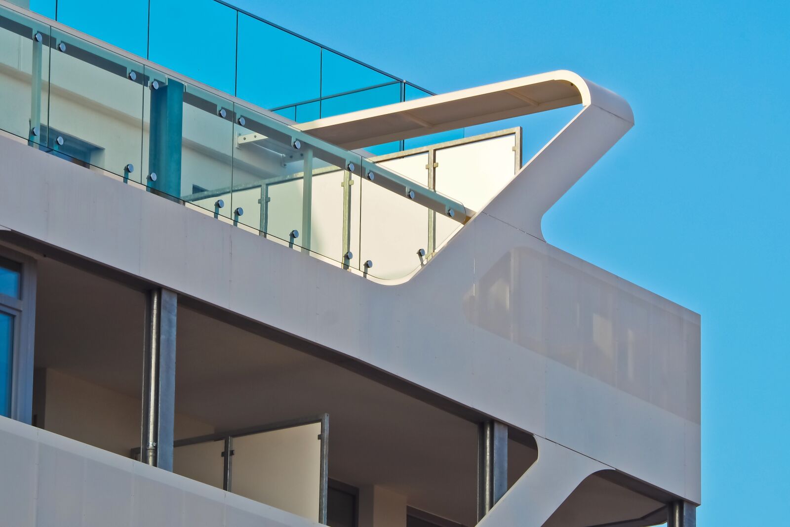 Olympus OM-D E-M10 sample photo. Architecture, sky, modern photography