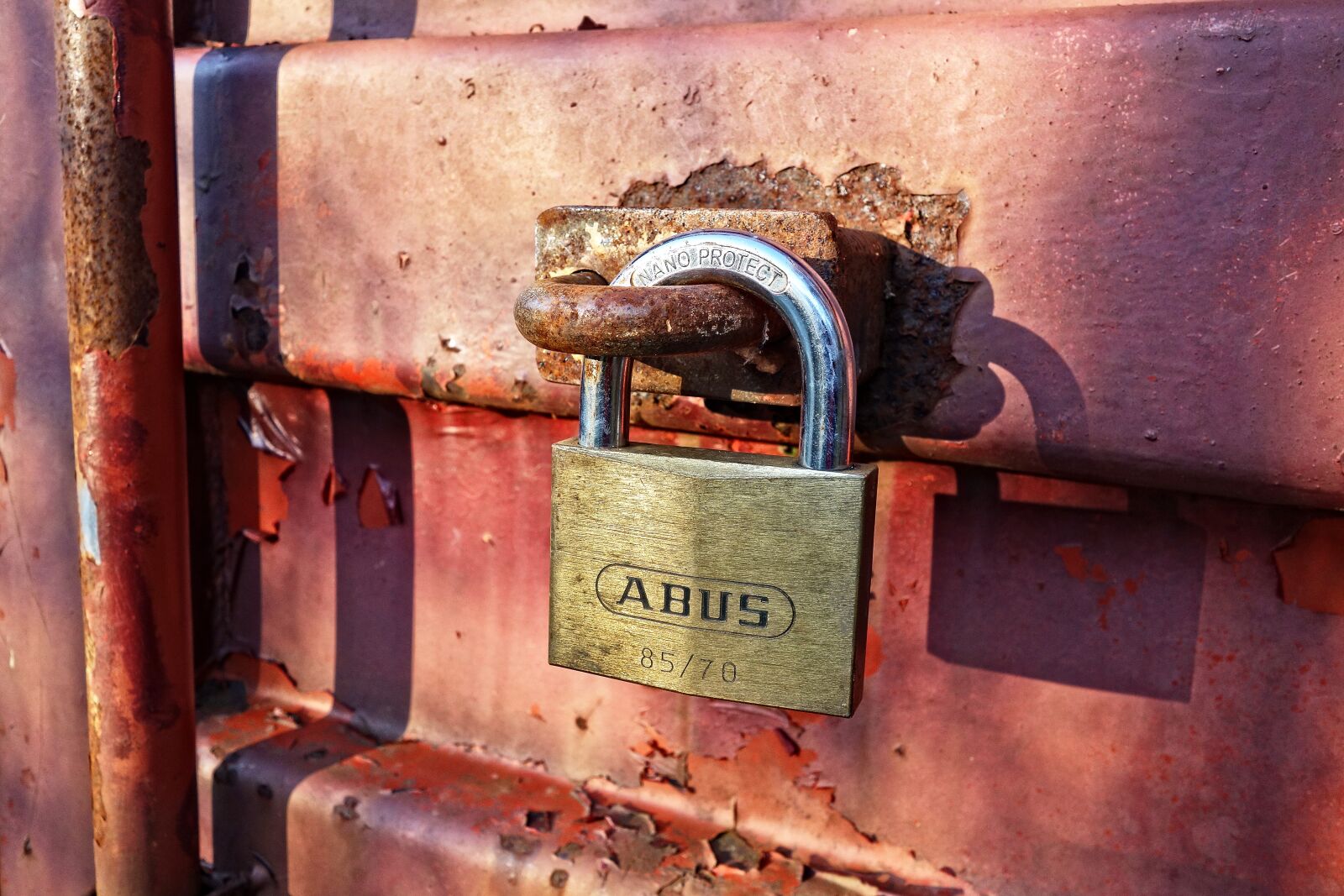 Sony Cyber-shot DSC-RX100 sample photo. Padlock, lock, security photography