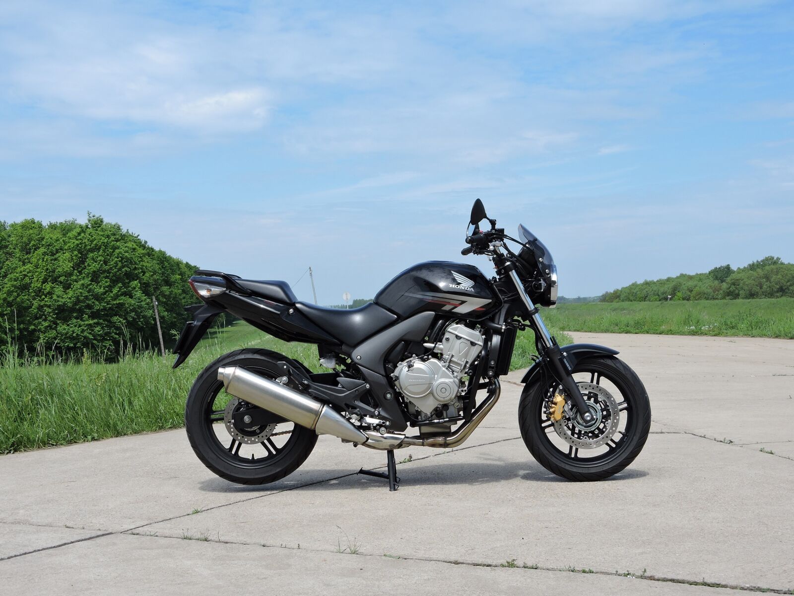 Nikon Coolpix P600 sample photo. Honda, cbf600, engine photography