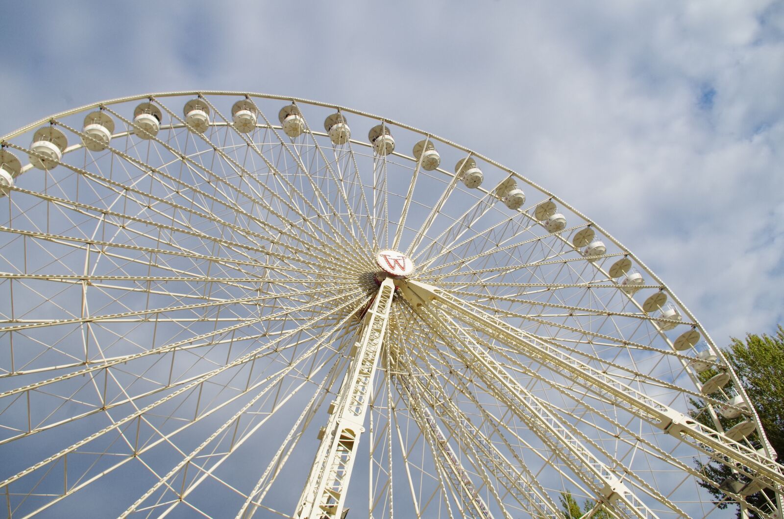 Pentax K-50 sample photo. Ferris wheel, amusement park photography
