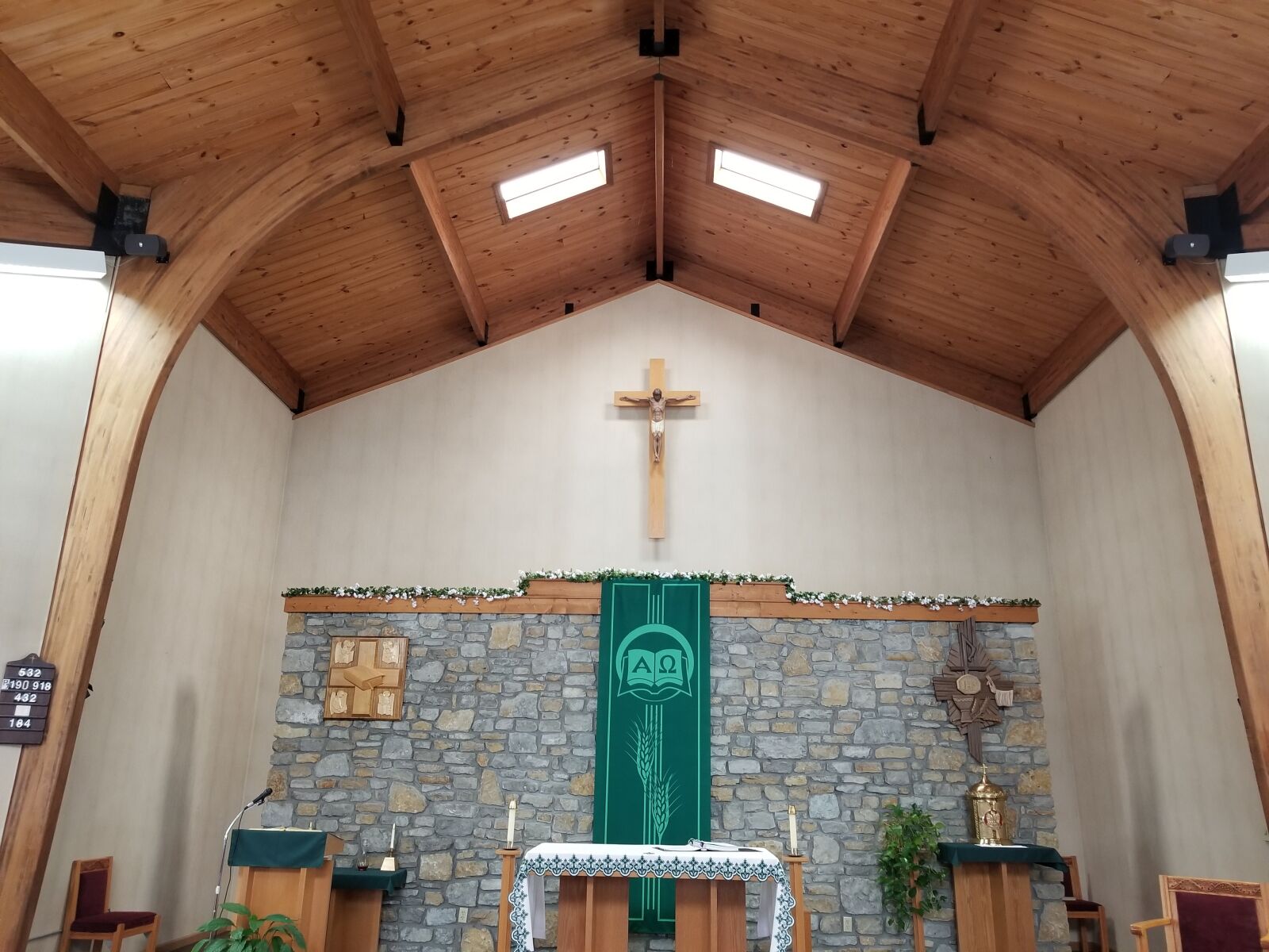 Samsung Galaxy S8 sample photo. Church, altar, catholic photography