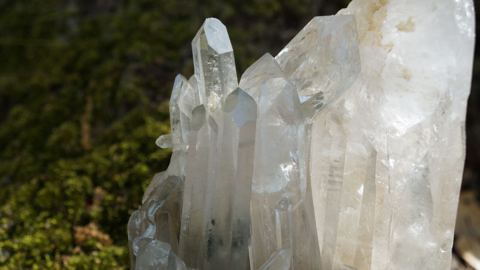 Sony Alpha a3000 + Sony E 18-55mm F3.5-5.6 OSS sample photo. Nature, crystal, stone photography