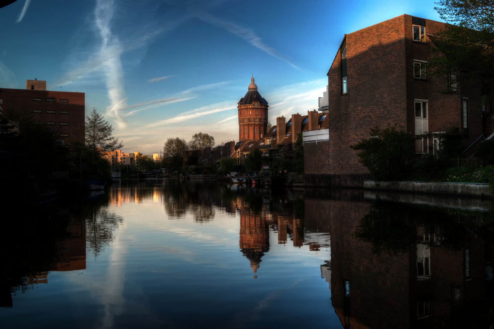 Sony DT 18-55mm F3.5-5.6 SAM II sample photo. City, river, water, tower photography