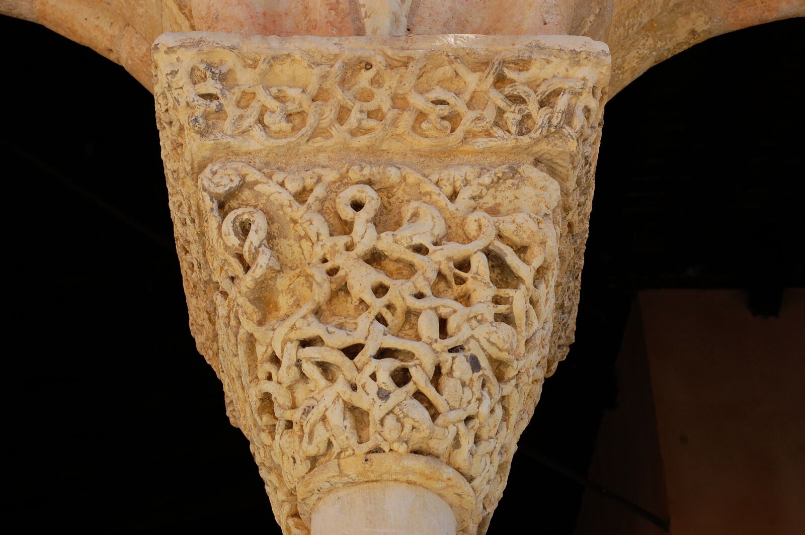 Nikon D40 sample photo. Column, old, church photography