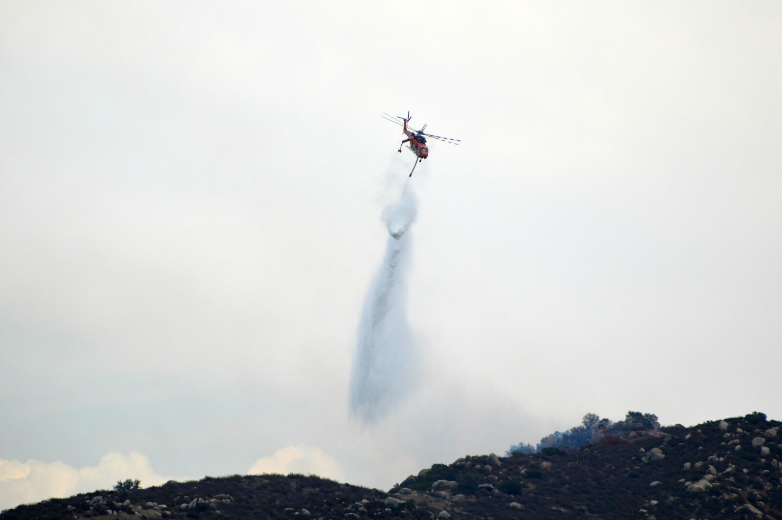 Nikon D3200 sample photo. Helicopter, wildfire, water photography