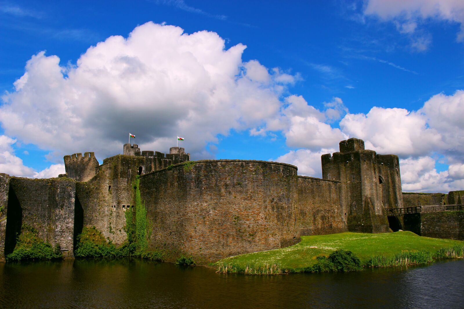 Canon EOS 700D (EOS Rebel T5i / EOS Kiss X7i) sample photo. Castle, fort, moat photography