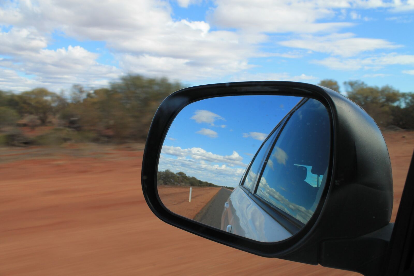 Canon EOS 1100D (EOS Rebel T3 / EOS Kiss X50) sample photo. Road trip, red dirt photography