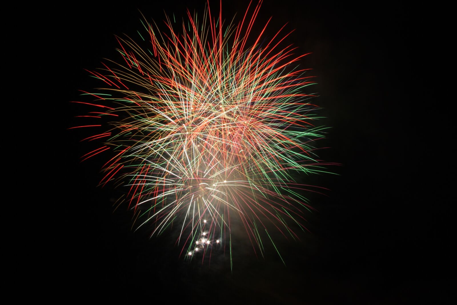 Canon EOS 1000D (EOS Digital Rebel XS / EOS Kiss F) sample photo. Fireworks, night, darkness photography
