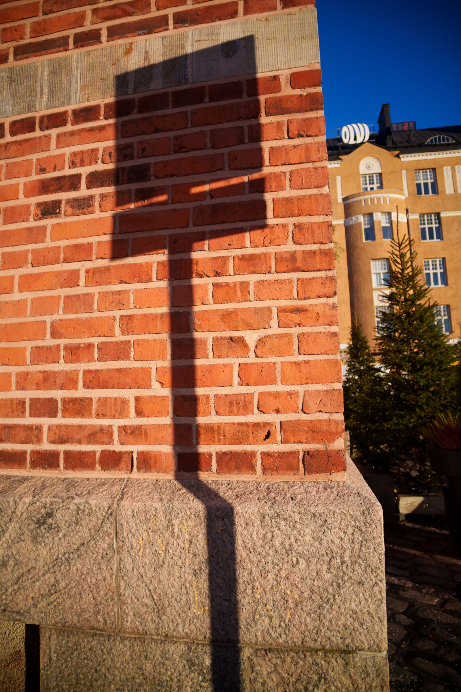 Samyang Remaster Slim 21mm F3.5 sample photo. Sign shadow photography