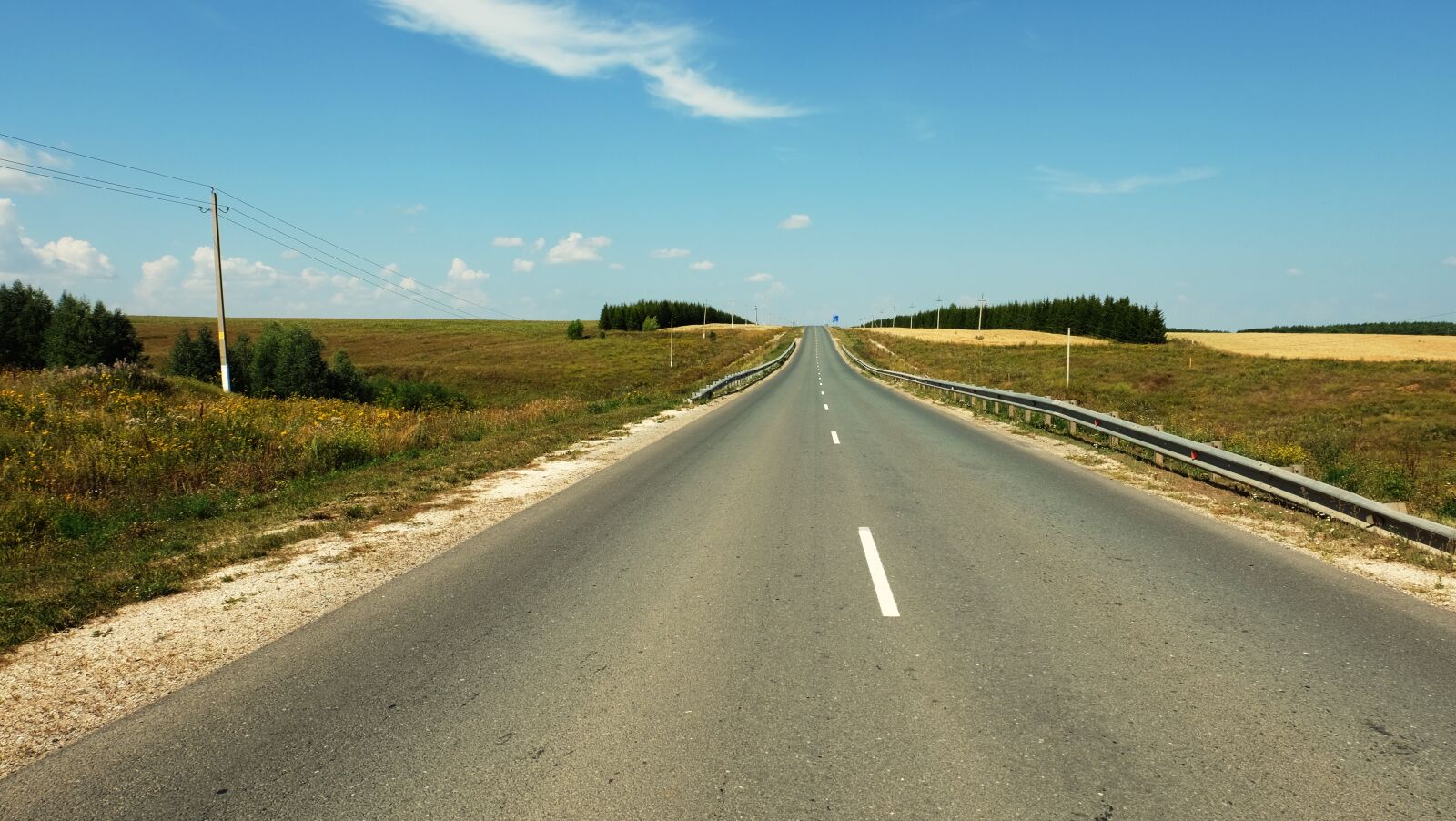 Fujifilm XC 16-50mm F3.5-5.6 OIS II sample photo. Summer, road, straight photography