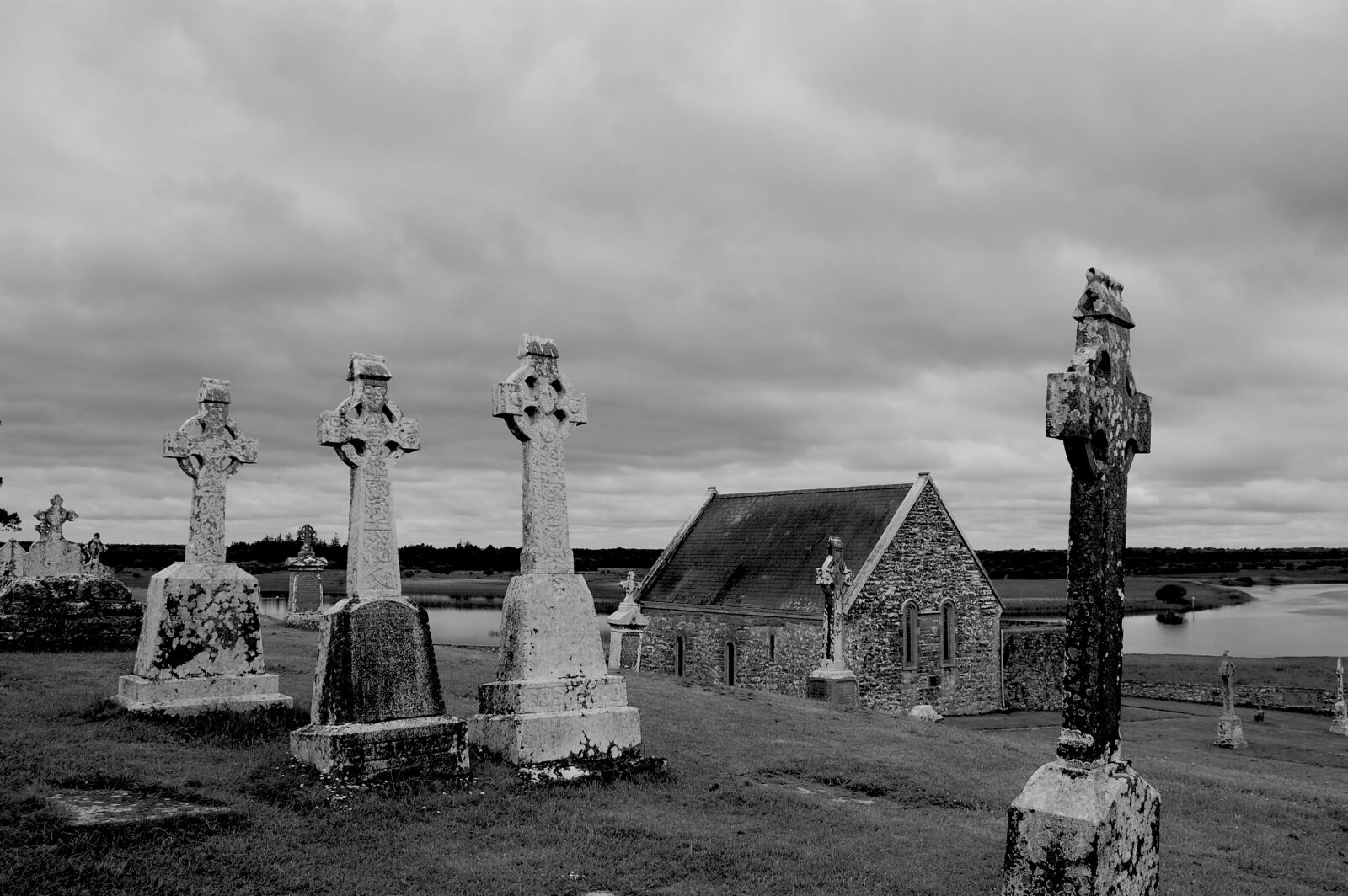 Nikon D40 sample photo. Ruin, ireland, clonmacnoise castle photography