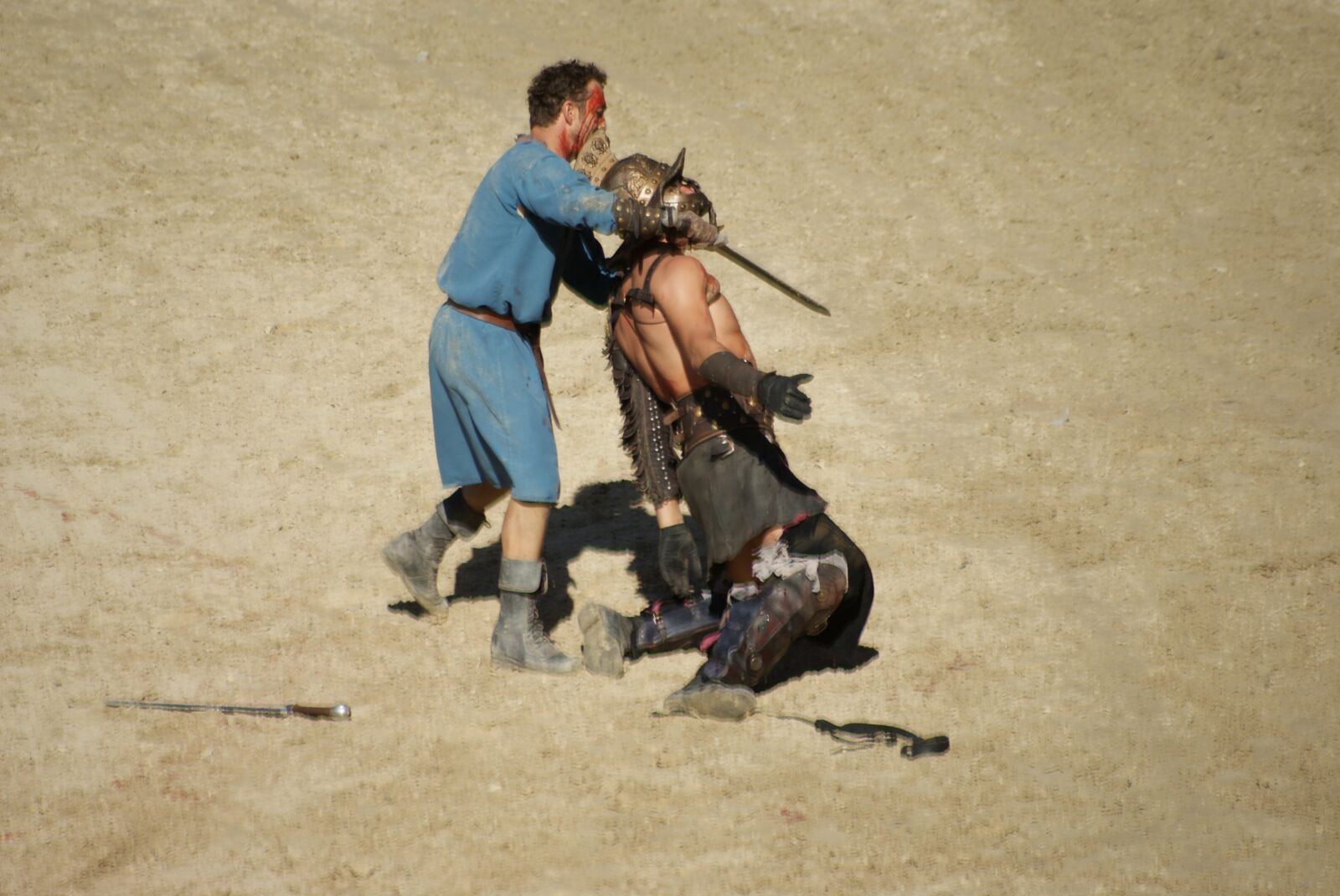 Sony Alpha DSLR-A200 sample photo. Gladiator, arena, sand photography