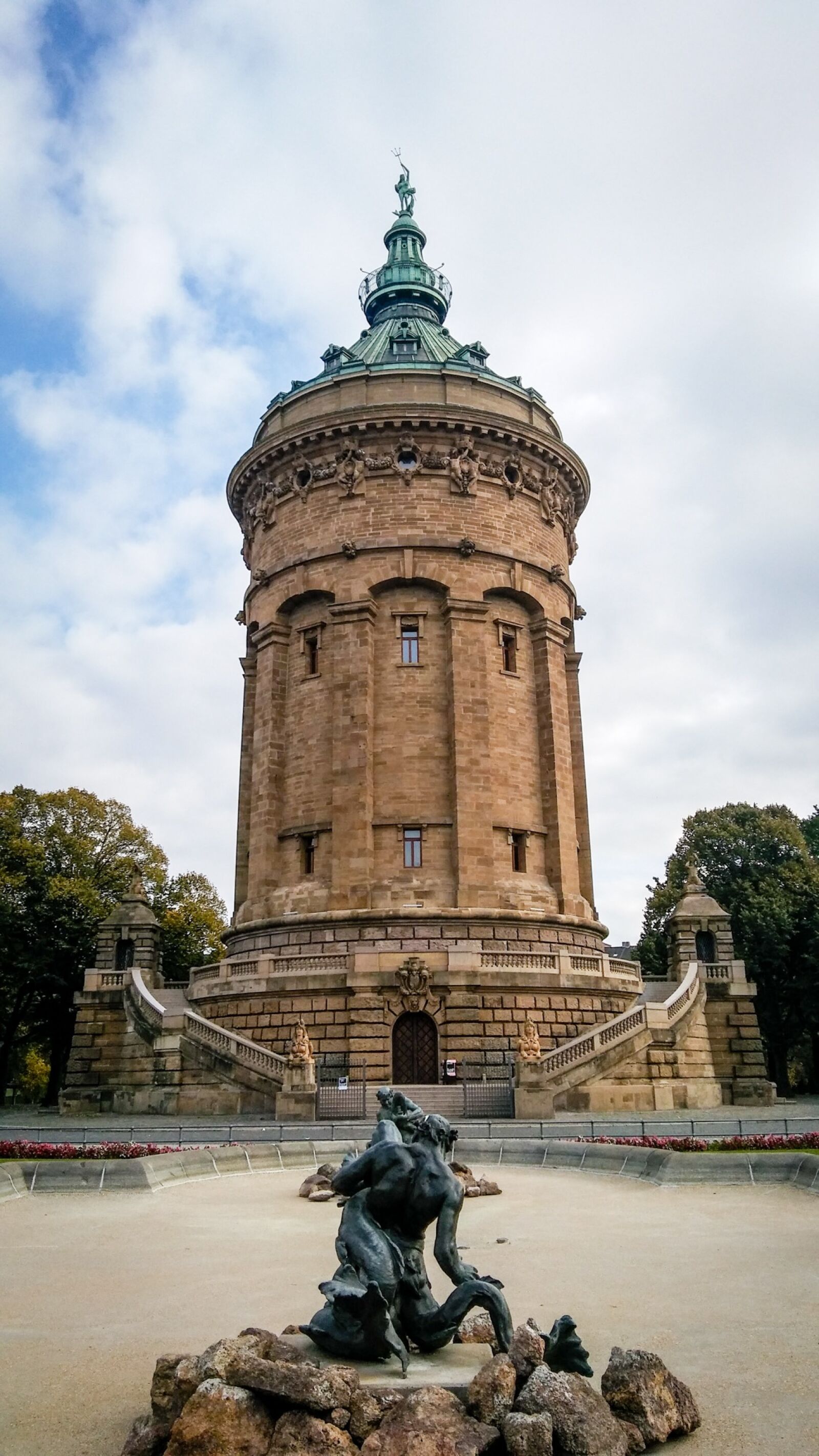 LG K10 sample photo. Mannheim, water tower, architecture photography