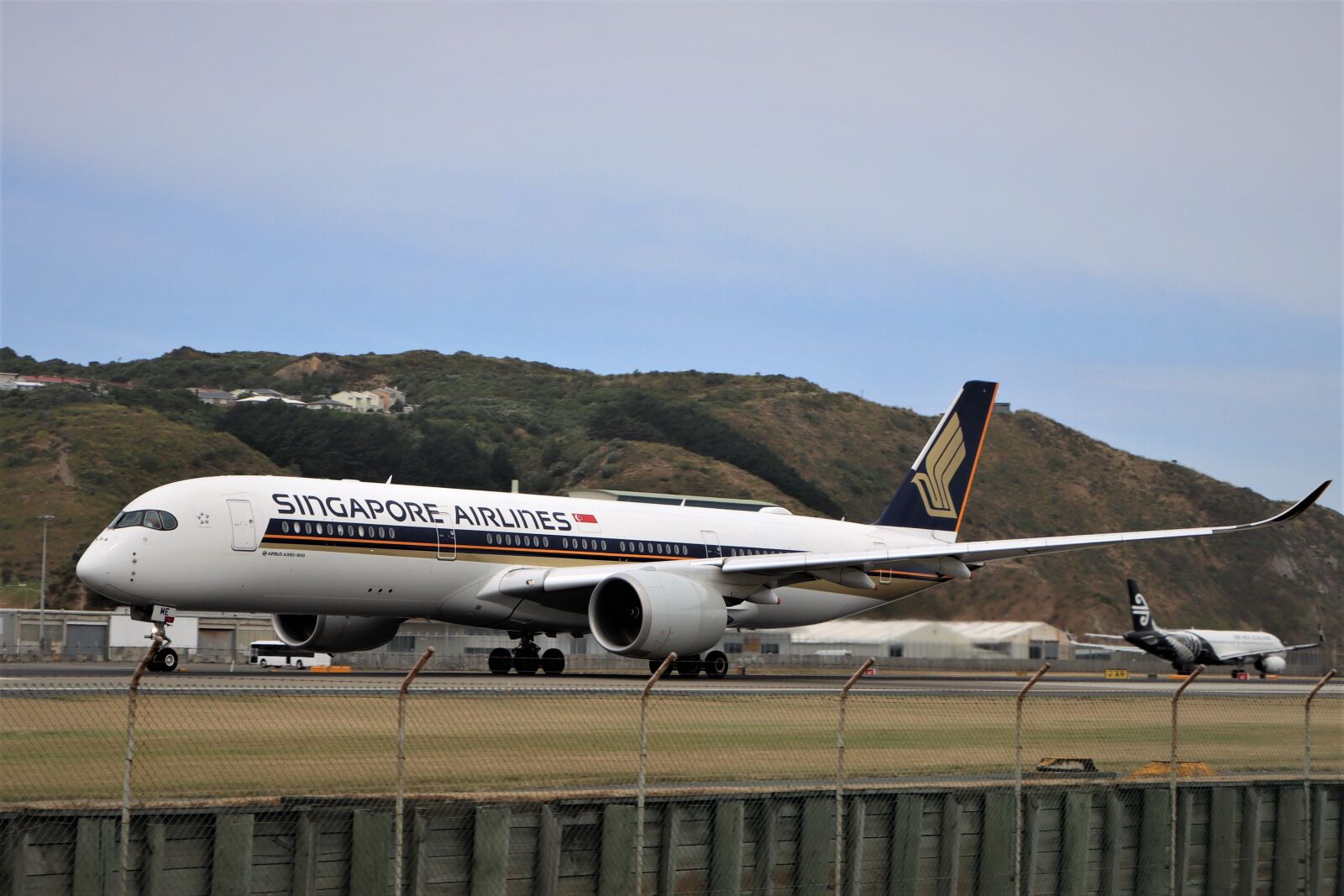 Canon EF-S 18-135mm F3.5-5.6 IS USM sample photo. Airbus, a350, singapore photography