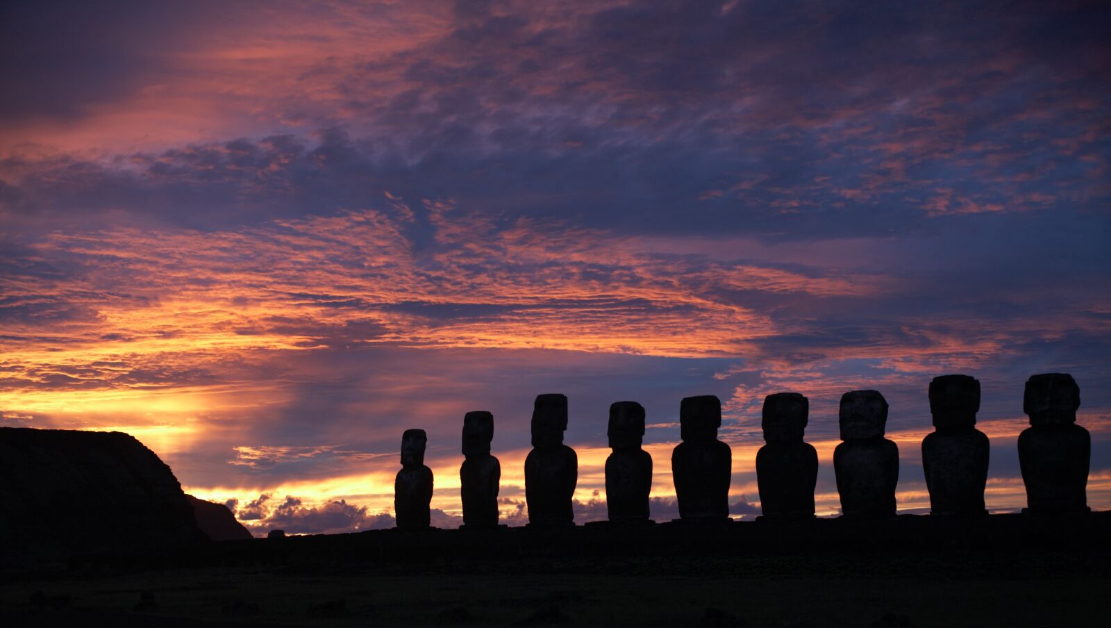Canon EOS 5D sample photo. Moai, sunrise, easter island photography