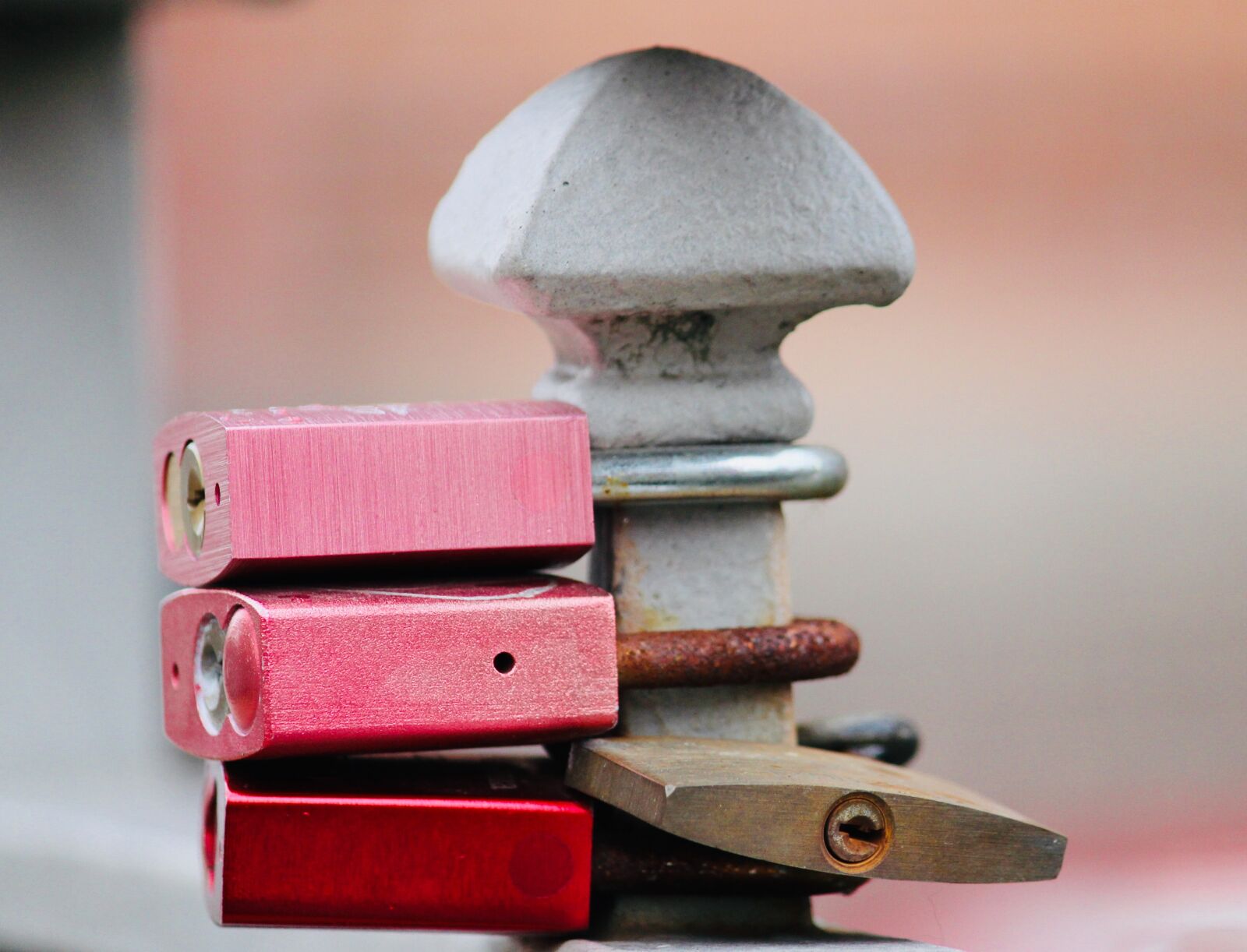 Canon EOS 600D (Rebel EOS T3i / EOS Kiss X5) sample photo. Padlock, castle, love photography