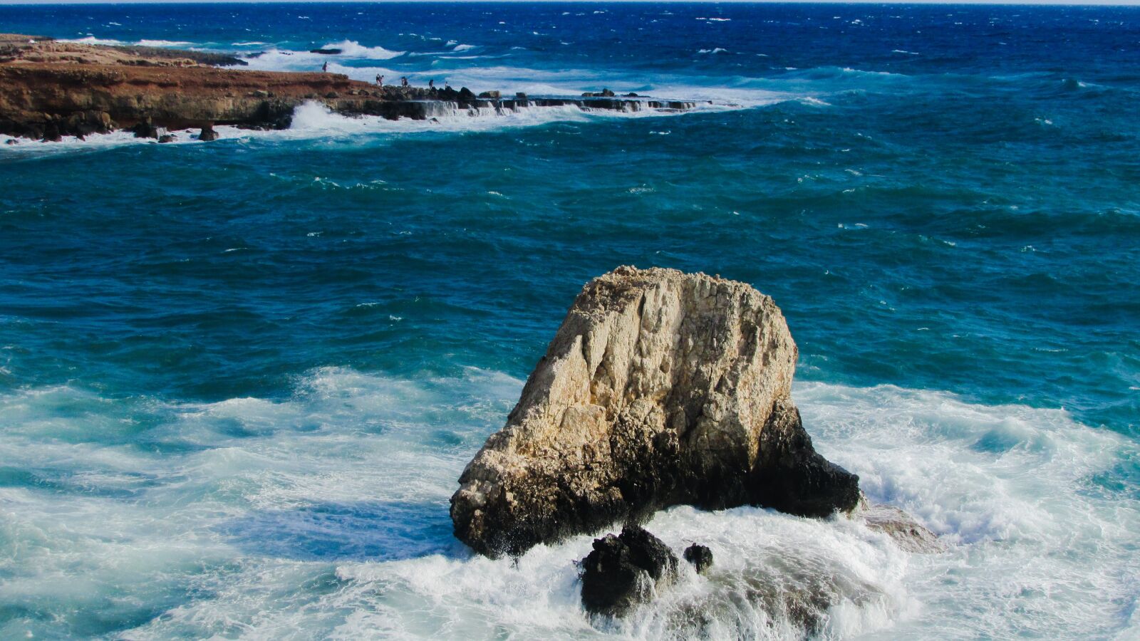 Canon PowerShot SX400 IS sample photo. Rock, wave, smashing photography