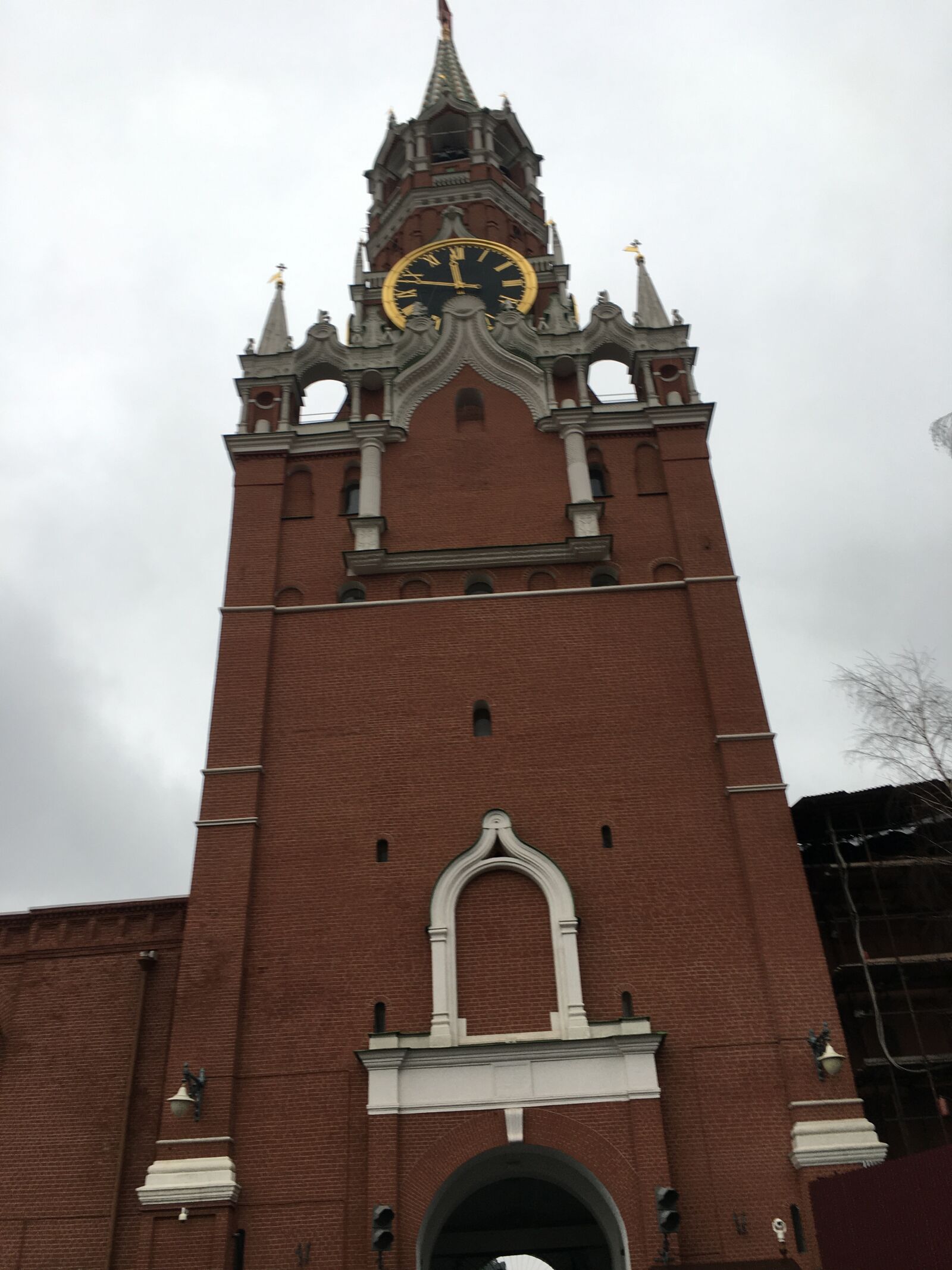 iPhone 6s Plus back camera 4.15mm f/2.2 sample photo. Moscow, the kremlin, clock photography