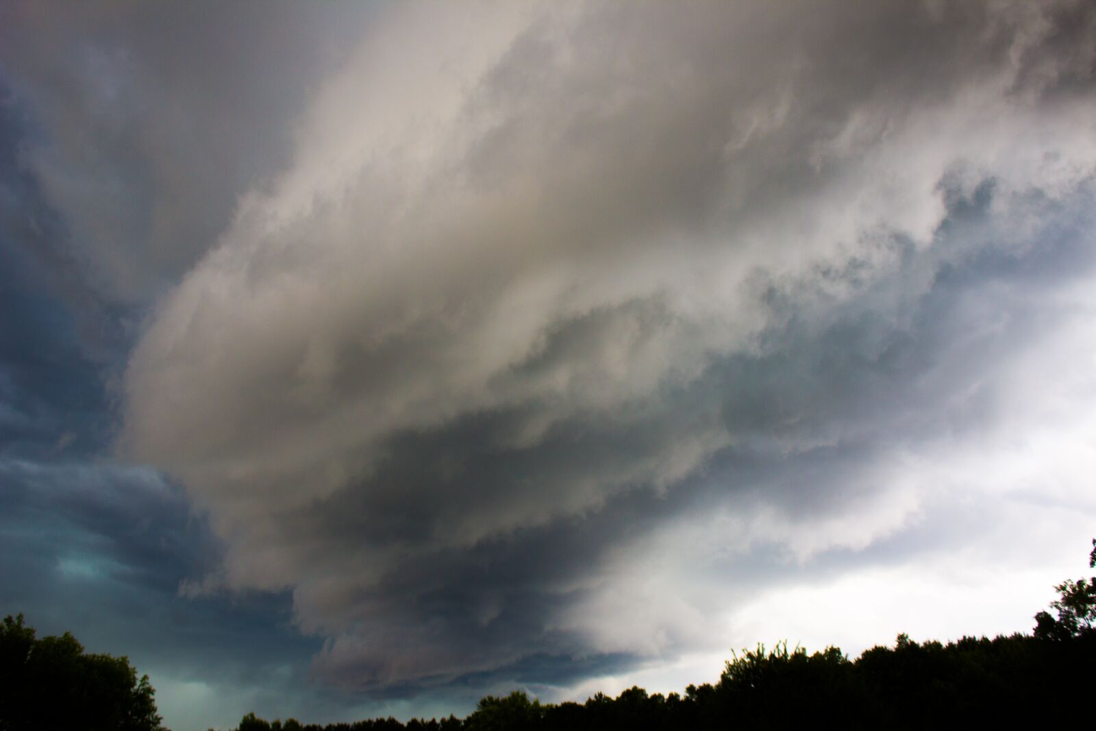 Canon EOS 1200D (EOS Rebel T5 / EOS Kiss X70 / EOS Hi) sample photo. Storm, cloud, stormy photography