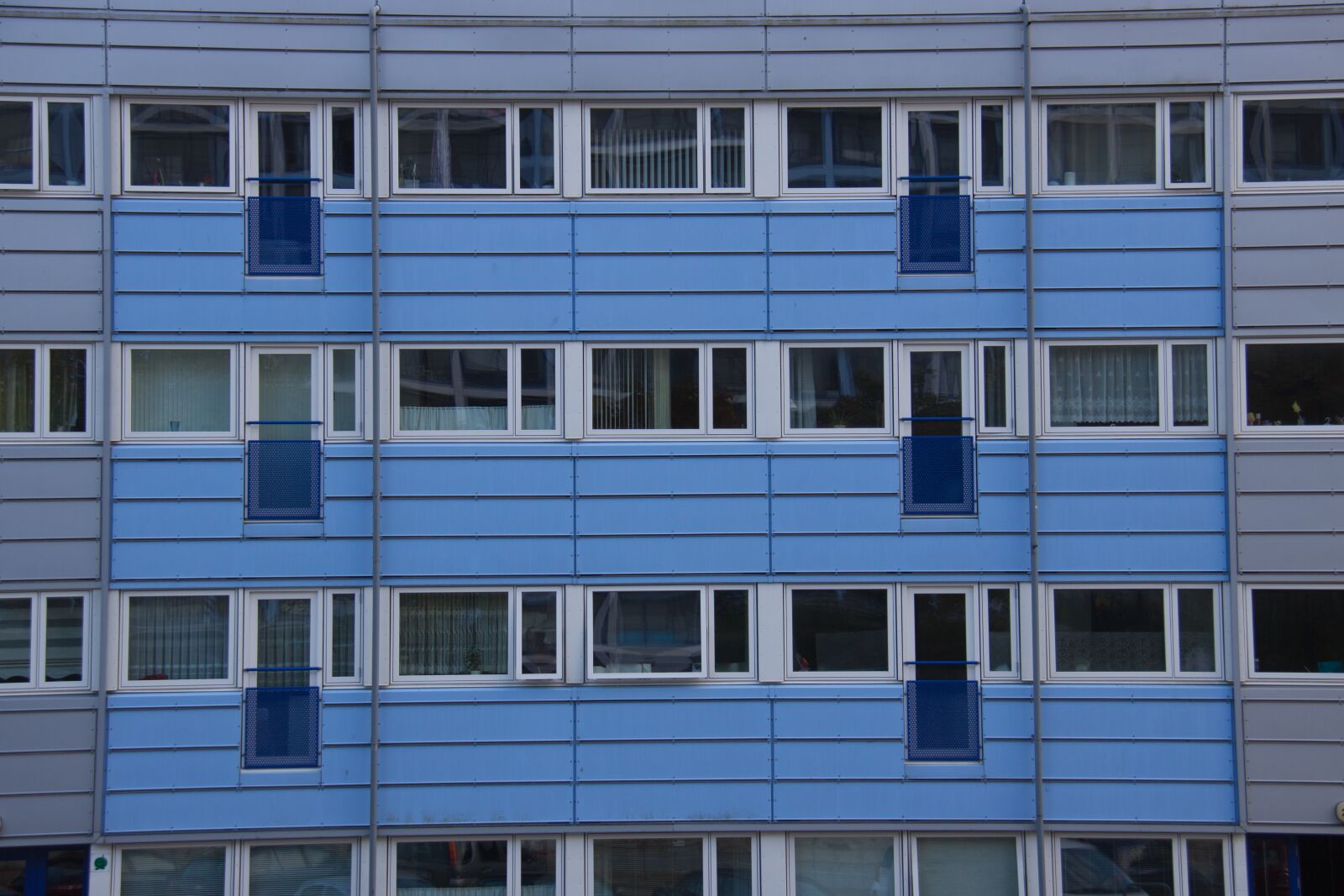 Canon EOS 50D sample photo. Blue, balconies, property photography