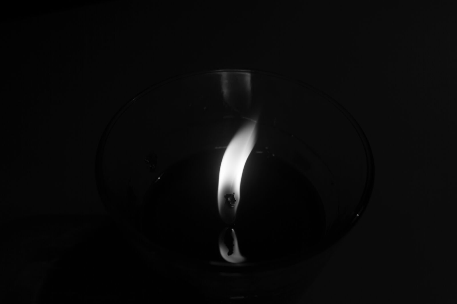 Canon EOS 550D (EOS Rebel T2i / EOS Kiss X4) sample photo. Blur, burn, candle, candlelight photography
