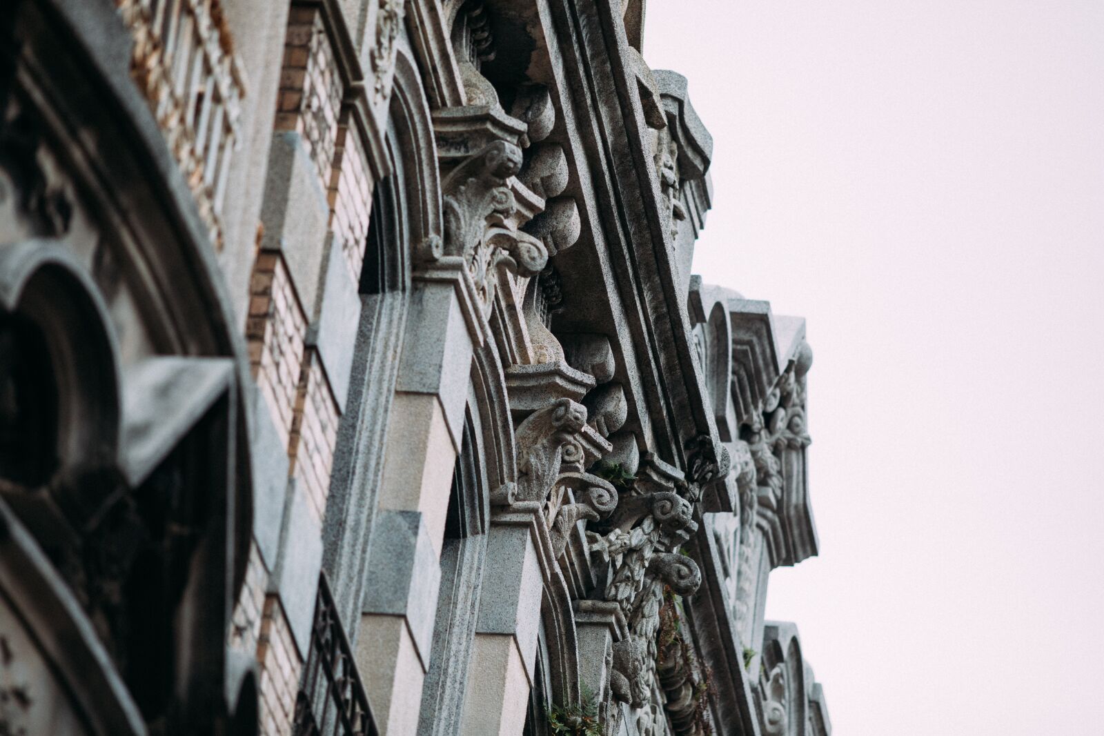 Canon EF 200mm F2.8L II USM sample photo. Architecture, stone, building photography