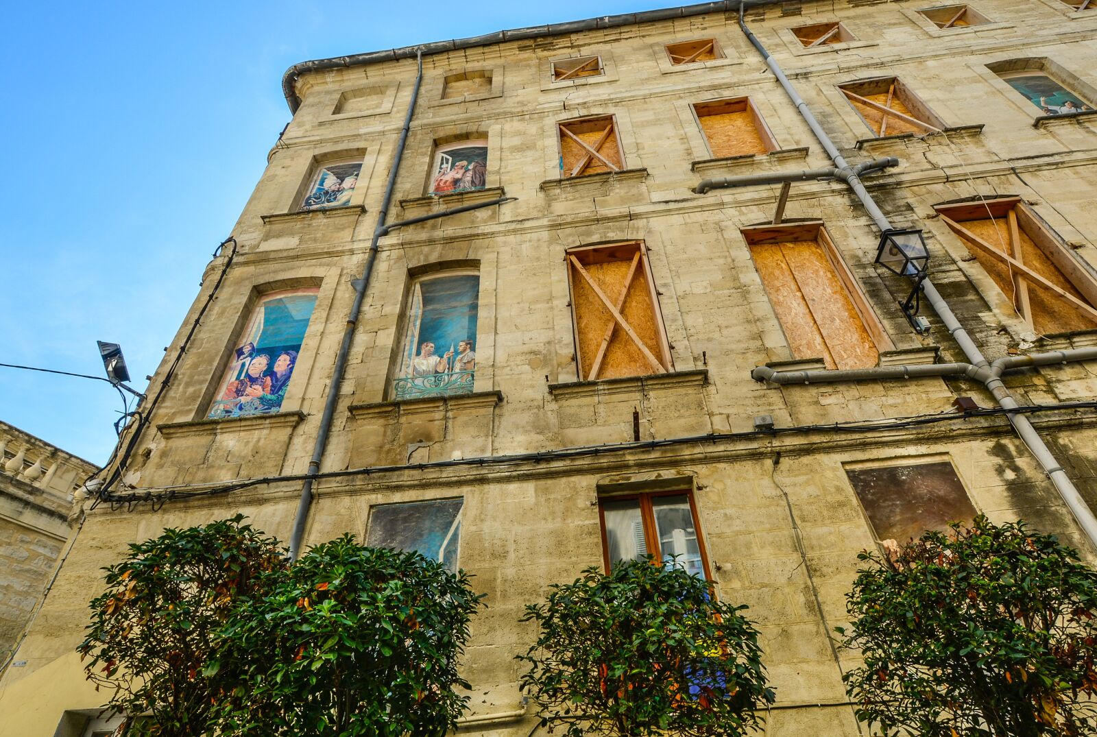 Nikon D5200 sample photo. Avignon, france, windows photography