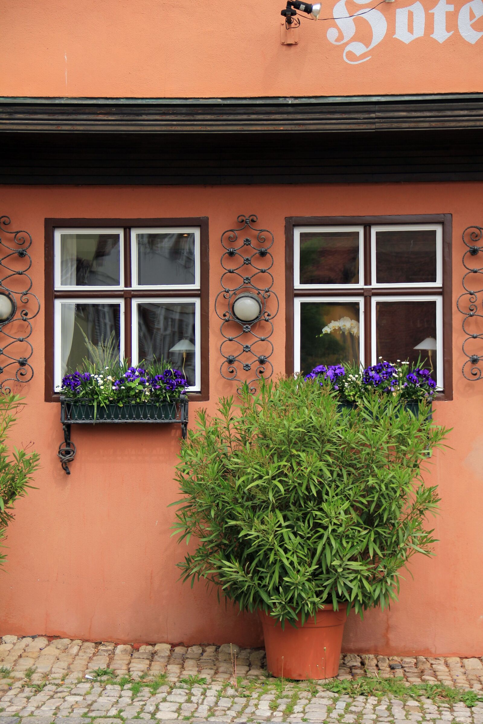 Canon EOS 550D (EOS Rebel T2i / EOS Kiss X4) sample photo. Building, house, idyll photography