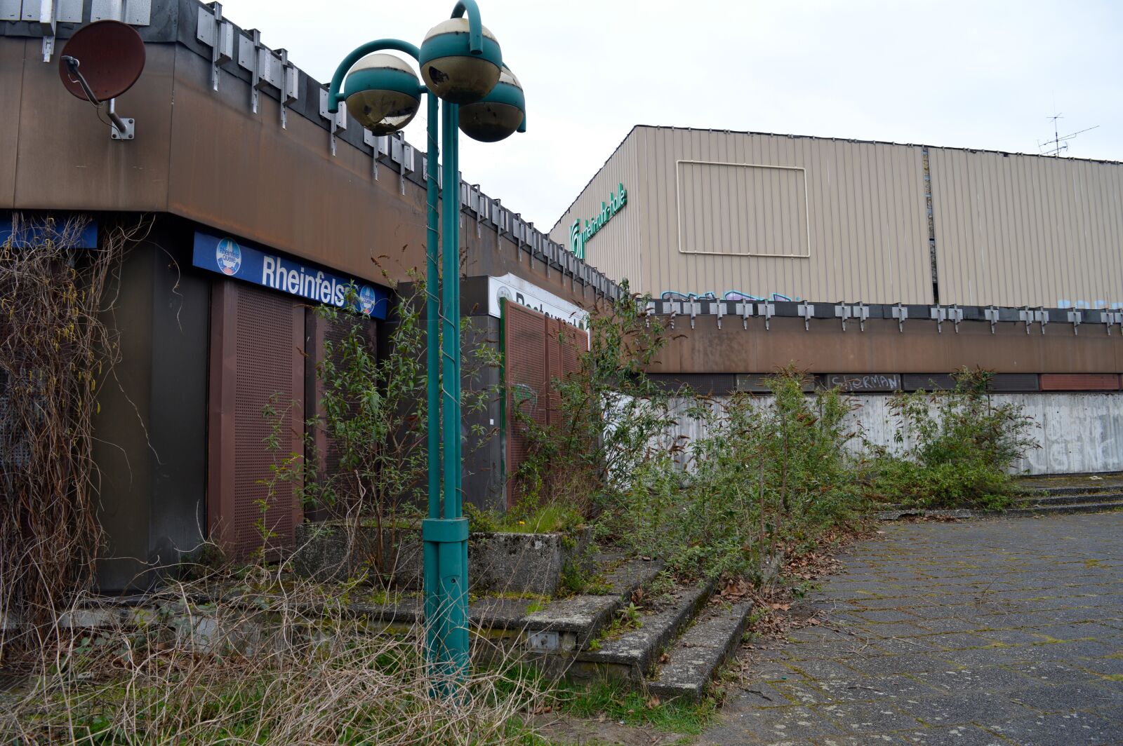 Nikon D3200 sample photo. Rhein-ruhr halle, duisburg, lantern photography