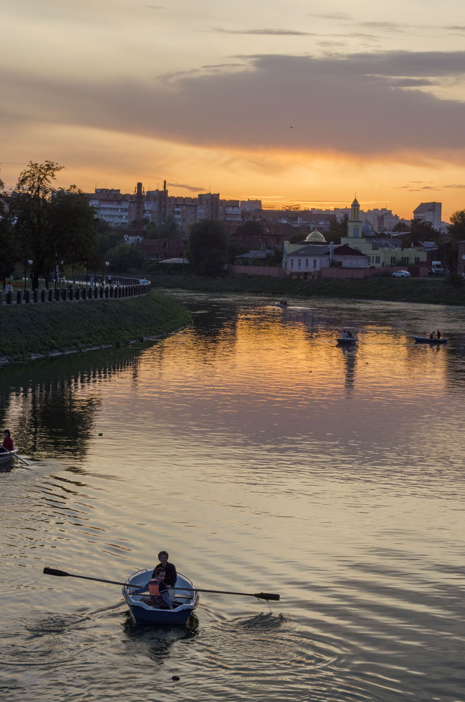 Nikon D5100 sample photo. Sunset, river, beach photography
