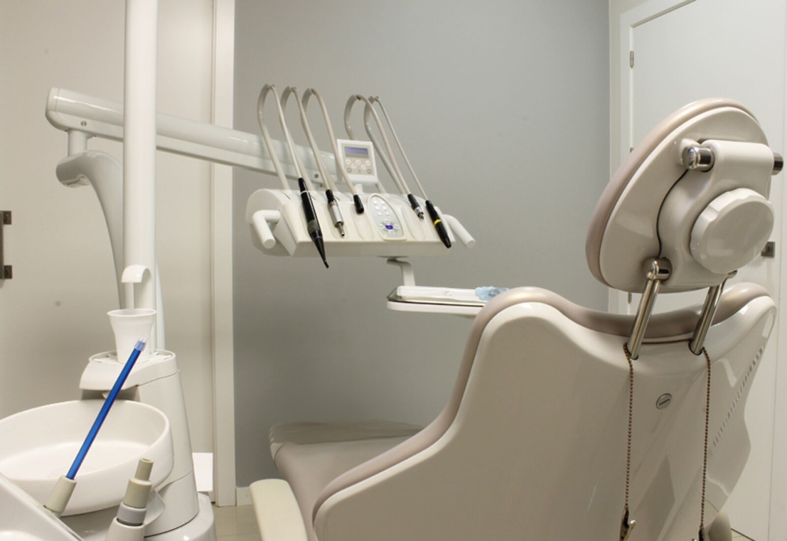 Canon EOS 1100D (EOS Rebel T3 / EOS Kiss X50) sample photo. Dental, clinic, orthodontics photography