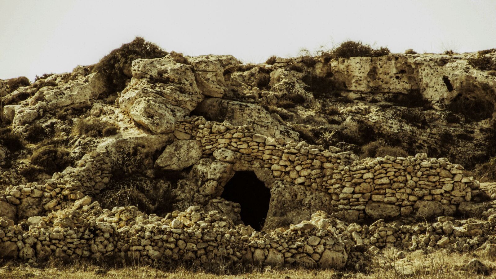 Canon PowerShot SX400 IS sample photo. Cave, corral, stone built photography