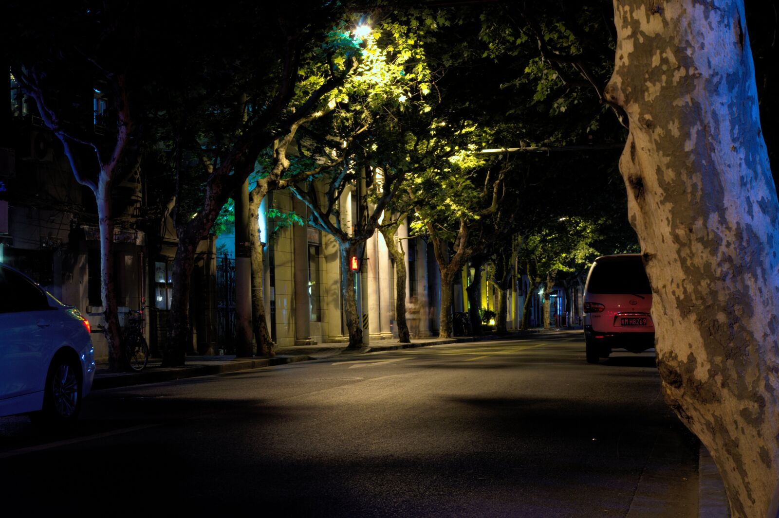 Pentax K-x sample photo. City, night, backstreet photography
