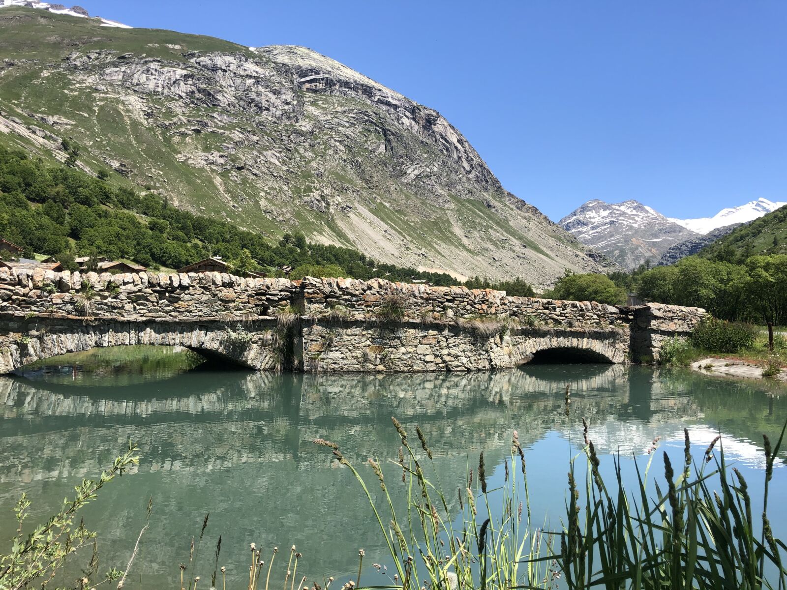 iPhone X back dual camera 4mm f/1.8 sample photo. Bridge, lake, water photography
