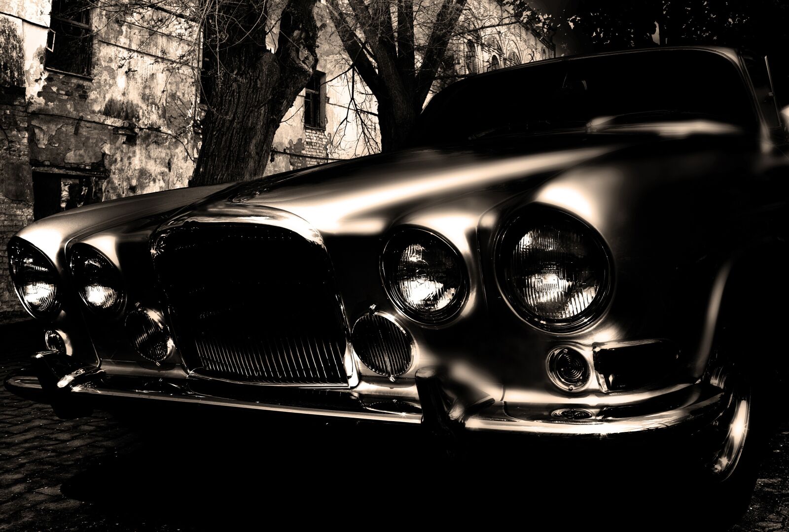 Canon EOS 5D sample photo. Old, dark, car photography