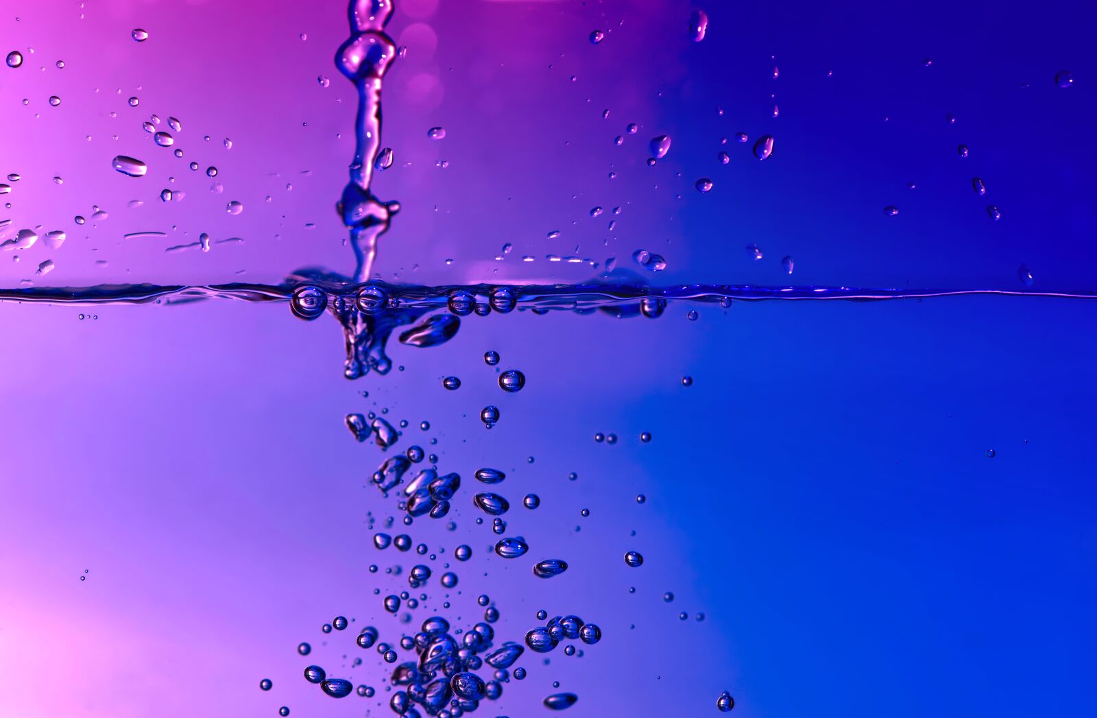 Nikon D7200 sample photo. Water surface, air bubbles photography