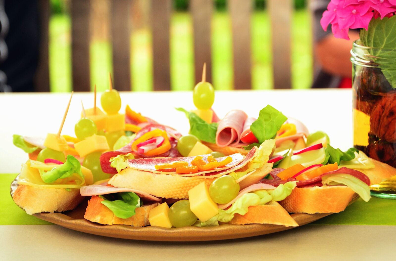 Nikon D5100 sample photo. Sandwich, bread, cheese, olives photography