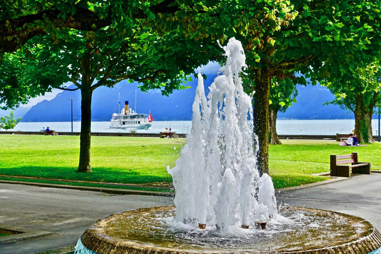 Sony Cyber-shot DSC-RX100 III sample photo. Fountain, park, paddle steamer photography