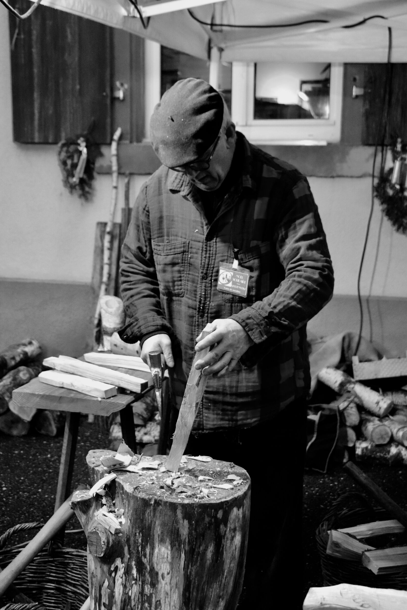 Canon EOS 800D (EOS Rebel T7i / EOS Kiss X9i) sample photo. Prune, wood, axe photography