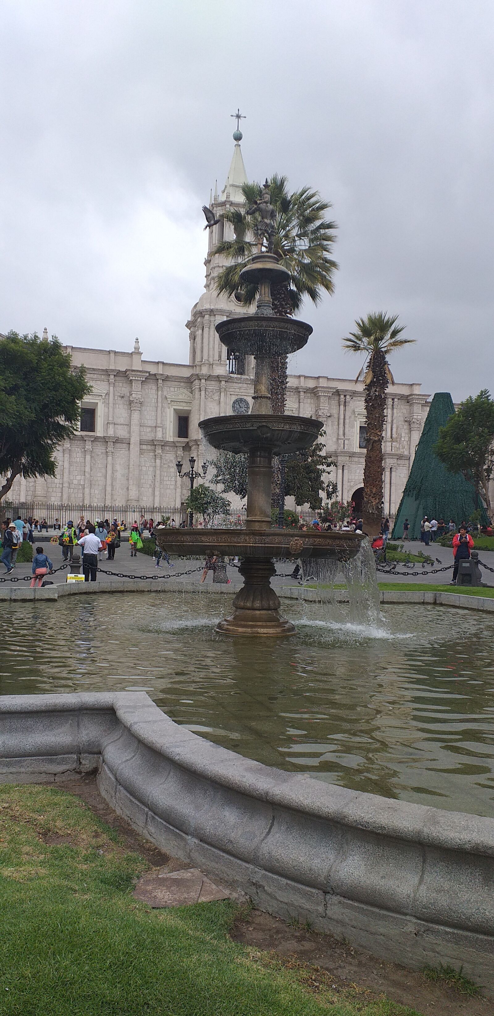 Samsung Galaxy J4+ sample photo. Arequipa, plaza, tuturutu photography